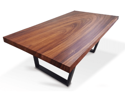 Elegante Mesa de Parota Natural para 4 a 8 Personas