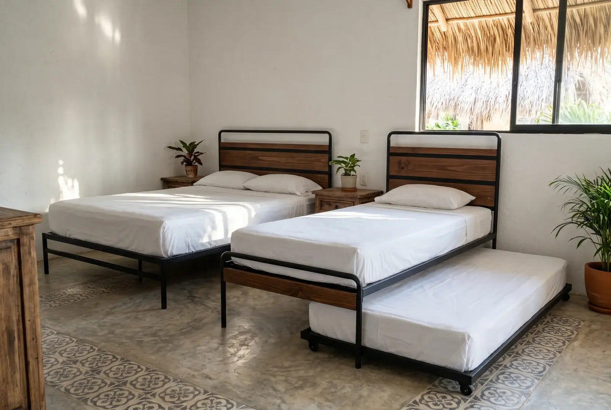 Cuarto familiar con cama matrimonial de acero y nogal y cama nido