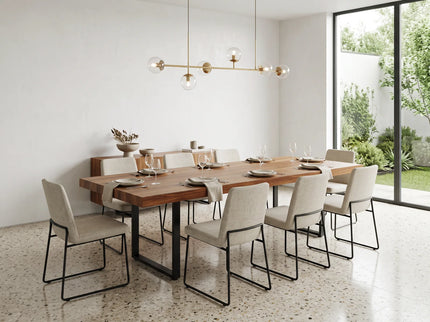 Comedor grande con mesa de parota