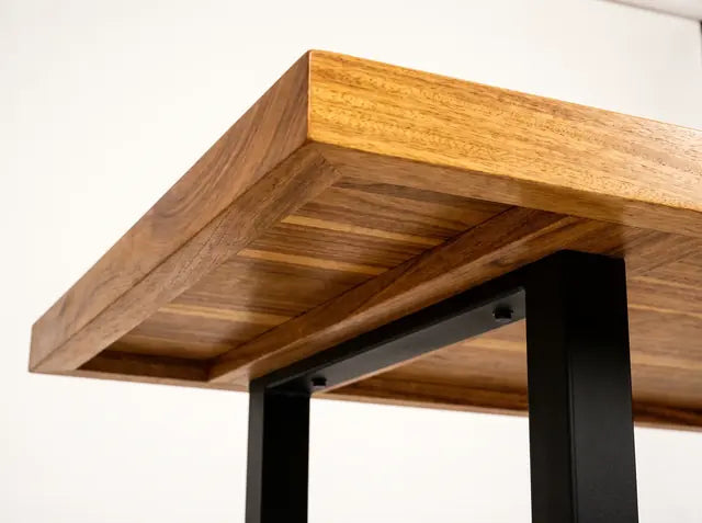 Detalle de tablas de parota canteadas
